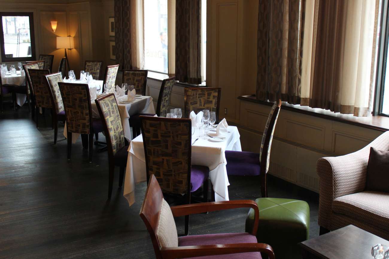 The lounge can be set with square tables for four for a la carte dining