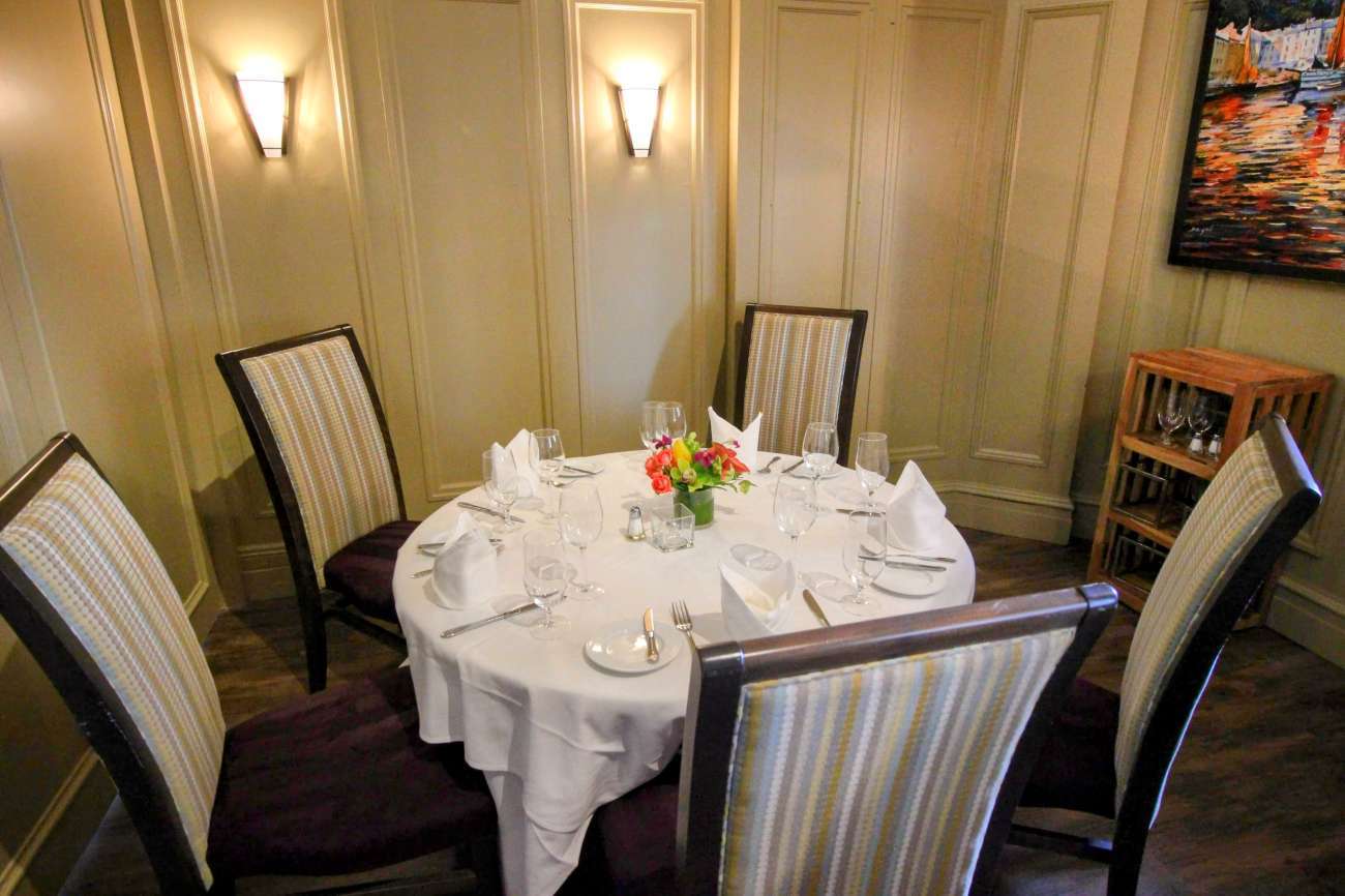 Round table Private Dining Room