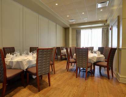When set with round tables for 6, the Arlington Room seats up to 30