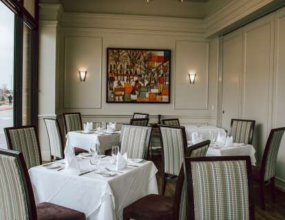 Square or round tables and chairs, private dining