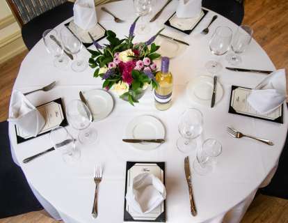 Round table place setting